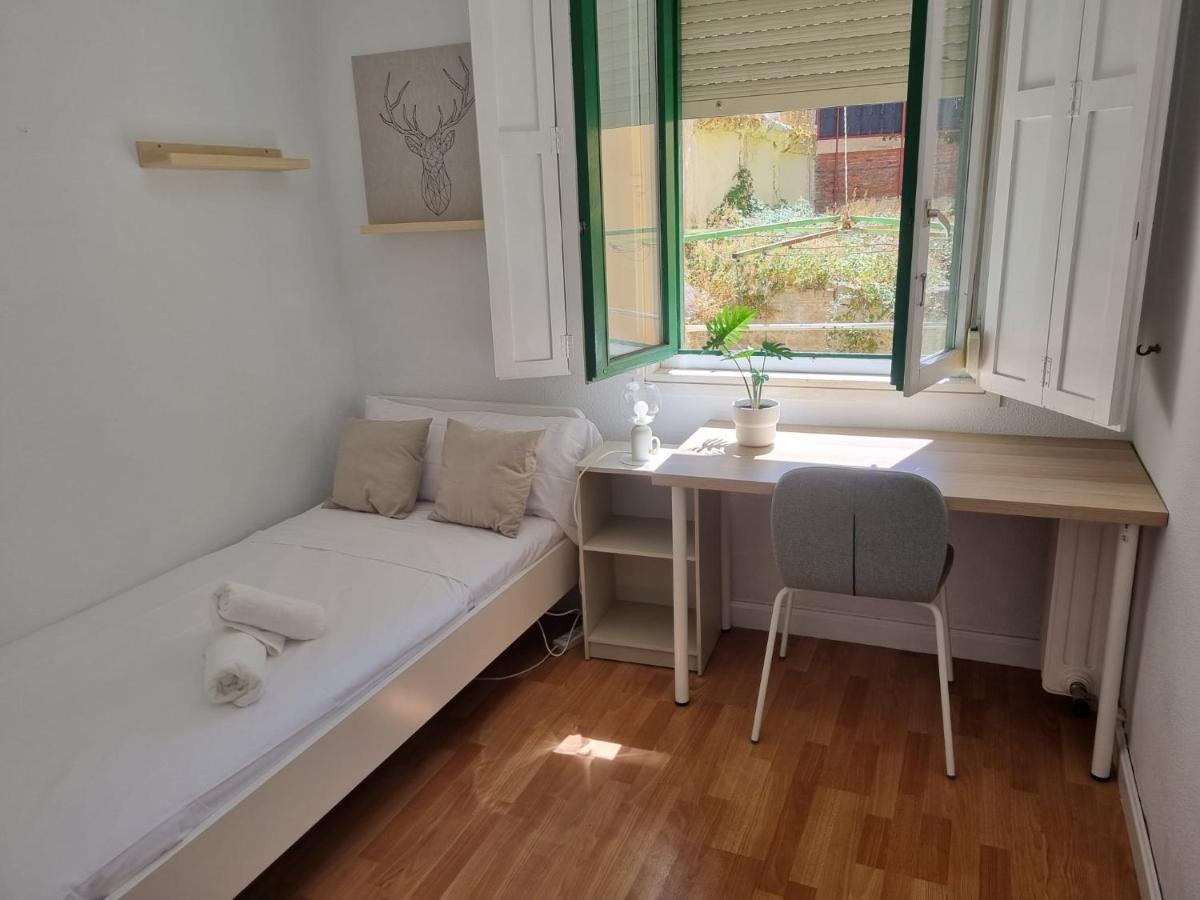 Un Rincon Con Vistas Al Parque Wifi Junto A Catedral By Apartamentos Logrono Exterior photo