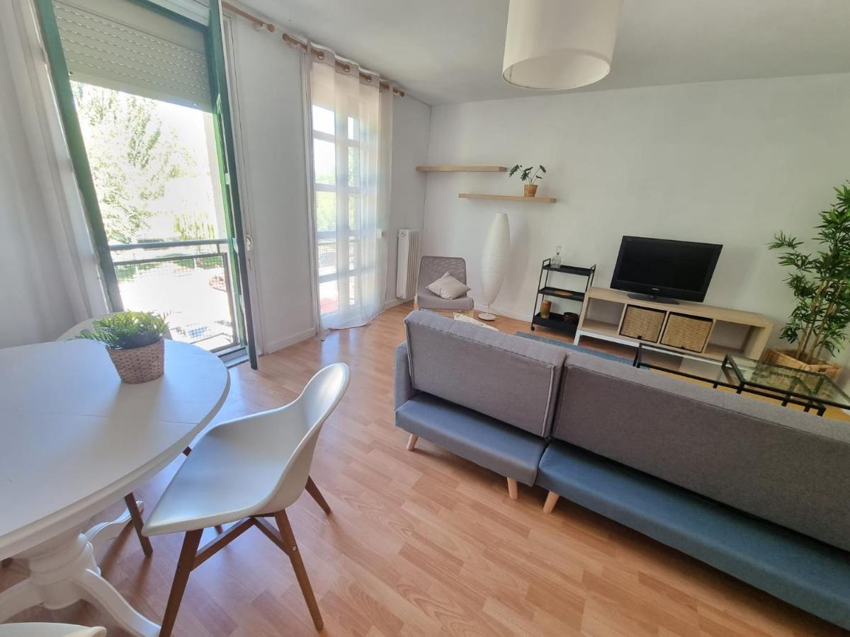 Un Rincon Con Vistas Al Parque Wifi Junto A Catedral By Apartamentos Logrono Exterior photo